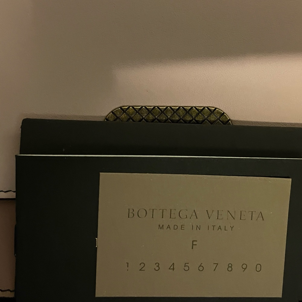 NWT Bottega Veneta leather clutch with chain - Authentic - Picture 16 of 16